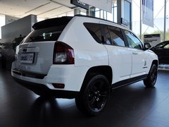 2014款 2.4L 自动 四驱蛇行珍藏版 5座