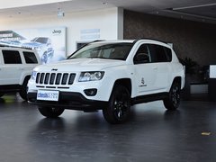 2014款 2.4L 自动 四驱蛇行珍藏版 5座
