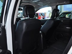 2014款 2.4L 自动 四驱蛇行珍藏版 5座