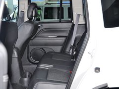 2014款 2.4L 自动 四驱蛇行珍藏版 5座