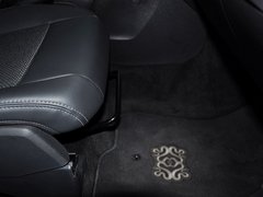 2014款 2.4L 自动 四驱蛇行珍藏版 5座