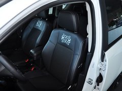 2014款 2.4L 自动 四驱蛇行珍藏版 5座