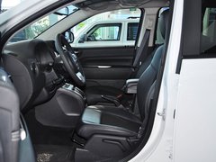 2014款 2.4L 自动 四驱蛇行珍藏版 5座