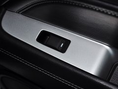 2014款 2.4L 自动 四驱蛇行珍藏版 5座
