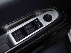 2014款 2.4L 自动 四驱蛇行珍藏版 5座