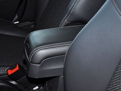2014款 2.4L 自动 四驱蛇行珍藏版 5座