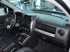 2014款 2.4L 自动 四驱蛇行珍藏版 5座
