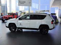 2014款 2.4L 自动 四驱蛇行珍藏版 5座