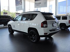 2014款 2.4L 自动 四驱蛇行珍藏版 5座