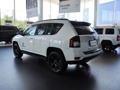 2014款 2.4L 自动 四驱蛇行珍藏版 5座