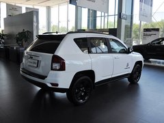 2014款 2.4L 自动 四驱蛇行珍藏版 5座
