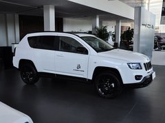 2014款 2.4L 自动 四驱蛇行珍藏版 5座