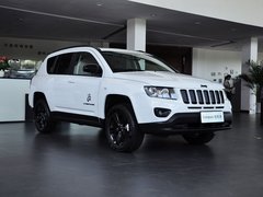 2014款 2.4L 自动 四驱蛇行珍藏版 5座