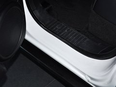 2014款 2.4L 自动 四驱蛇行珍藏版 5座