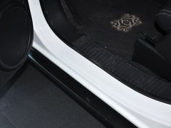 2014款 2.4L 自动 四驱蛇行珍藏版 5座