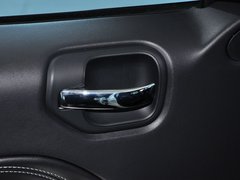 2014款 2.4L 自动 四驱蛇行珍藏版 5座