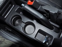 2014款 2.4L 自动 四驱蛇行珍藏版 5座