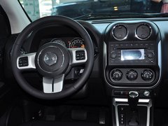 2014款 2.4L 自动 四驱蛇行珍藏版 5座