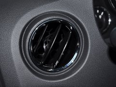 2014款 2.4L 自动 四驱蛇行珍藏版 5座