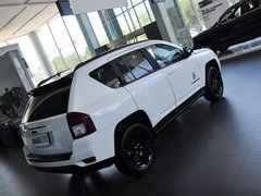 2014款 2.4L 自动 四驱蛇行珍藏版 5座