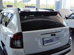 2014款 2.4L 自动 四驱蛇行珍藏版 5座