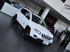 2014款 2.4L 自动 四驱蛇行珍藏版 5座