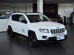 2014款 2.4L 自动 四驱蛇行珍藏版 5座