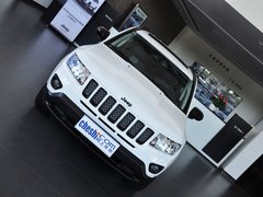 2014款 2.4L 自动 四驱蛇行珍藏版 5座