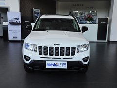 2014款 2.4L 自动 四驱蛇行珍藏版 5座