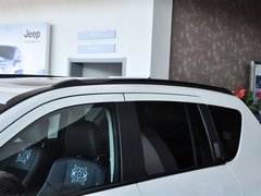 2014款 2.4L 自动 四驱蛇行珍藏版 5座