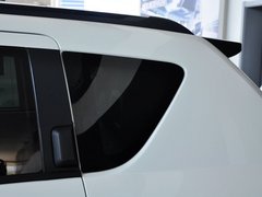 2014款 2.4L 自动 四驱蛇行珍藏版 5座