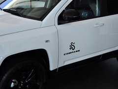 2014款 2.4L 自动 四驱蛇行珍藏版 5座