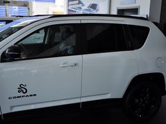 2014款 2.4L 自动 四驱蛇行珍藏版 5座