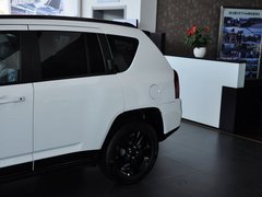 2014款 2.4L 自动 四驱蛇行珍藏版 5座
