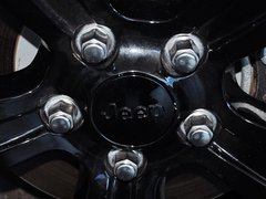 2014款 2.4L 自动 四驱蛇行珍藏版 5座