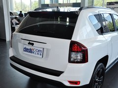 2014款 2.4L 自动 四驱蛇行珍藏版 5座