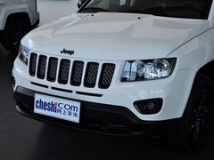 2014款 2.4L 自动 四驱蛇行珍藏版 5座