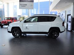 2014款 2.4L 自动 四驱蛇行珍藏版 5座