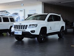 2014款 2.4L 自动 四驱蛇行珍藏版 5座