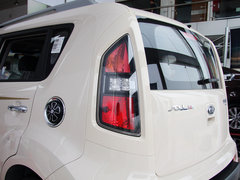 2013款 1.6L 自动 Premium