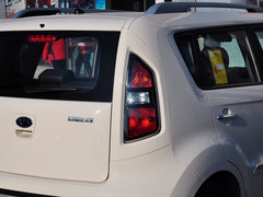 2013款 1.6L 自动 Premium