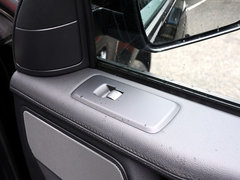2013款 5.0 V8 NA 黑标限量版 5座