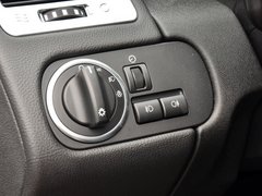 2013款 5.0 V8 NA 黑标限量版 5座