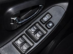 2010款 1.6L 手动 基本型 5门