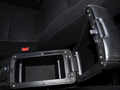 2010款 1.6L 手动 基本型 5门