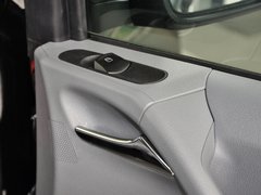 2013 3.0L 自动 商务型