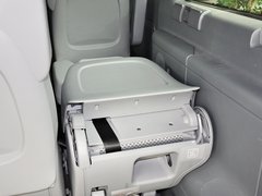 2013 3.0L 自动 商务型