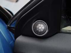 2013款 2.0T 自动 3门眩蓝限量版 4座