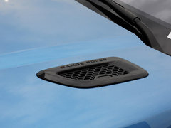 2013款 2.0T 自动 3门眩蓝限量版 4座