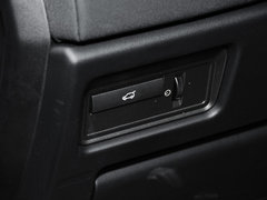 2013款 2.0T 自动 3门眩蓝限量版 4座